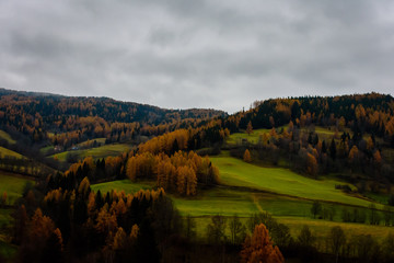 Fototapeta na wymiar autumn in austria