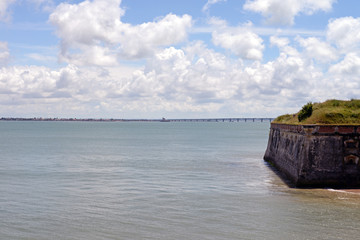 Blick aufs Festland und die Inselbrücke Oleron