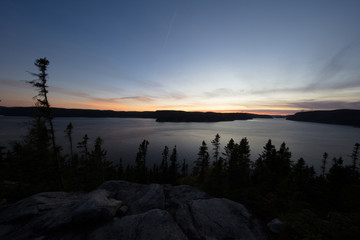 Fototapeta na wymiar sunset Au sommet du Fjord
