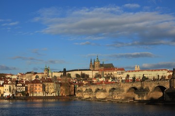 Obraz premium picturesque Charles bridge (Karlův most) and the Vltava river, Prague, Czech Republic 
