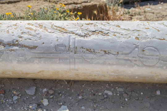 Insel Kos, Kefalos, Marmor Säule mit Relief, antike Ruinen, Byzantine Basilica, Agios Stefanos, Griechenland