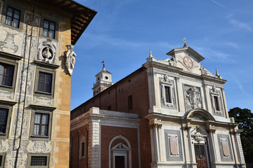 Fototapeta na wymiar Eglise San Stefano et palais Carovano à Pise en Toscane, Italie