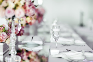 Beautiful wedding table arrangement