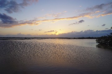 Sonnenuntergang in einer Lagune in Santa Lucia auf Kuba, Karibik