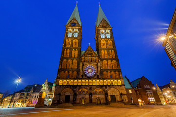 Fototapeta na wymiar Bremen. The central market square. Bremen Cathedral.