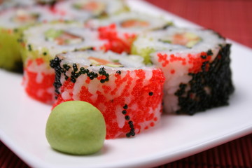 Japanese seafood sushi./Japanese seafood sushi.