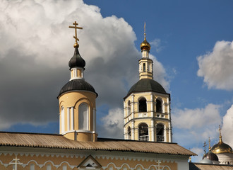 Obraz premium Breakthrough gate and bell tower of Monastery of St. Paphnutius - Pafnutyevo-Borovsky monastery in Borovsk. Kaluga oblast. Russia