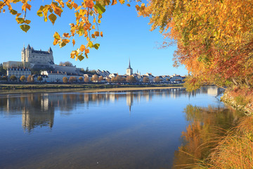 Saumur, le château et l'église saint-Pierre