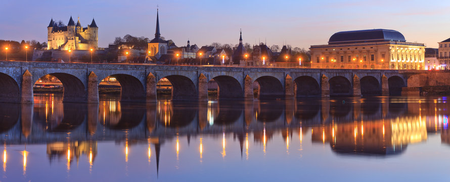 Saumur, ch&acirc;teau, &eacute;glise saint-Pierre, Pont cessart, le d&ocirc;me