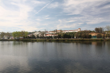 Fototapeta na wymiar Portugal, monastère de Santa Clara a nova vu du rio mondego à Coimbra