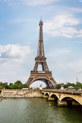 Fototapeta na wymiar Seine in Paris and Eiffel tower
