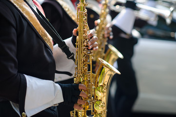 Trumpet Blow . Playing music
