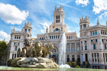 Fototapeta na wymiar Cibeles fountain in Madrid
