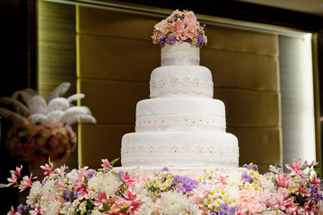 beautiful wedding cake  / white cake wedding decoration