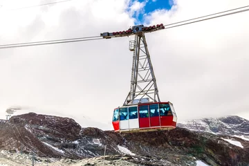 Crédence de cuisine en verre imprimé Cervin Cable car to Matterhorn in Zermatt