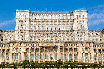 Fototapeta na wymiar Parliament in Bucharest