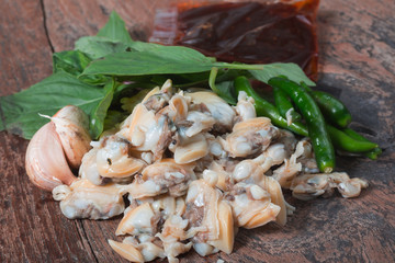 Fresh cockle From the sea of Thailand and Basil Leaves Before cooking
