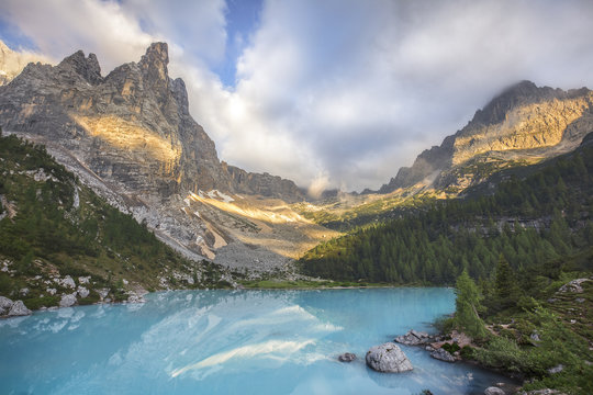 Sorapis lake ant the Dito di Dio peak, Cortina d'Ampezzo, Dolomites, Italy