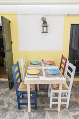 Tischlein deck dich...gedeckter Tisch im Süden