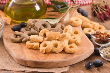 Italian taralli.