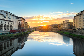 Fototapeta premium Vasari corridor and Ponte Vecchio over the Arno River, florence
