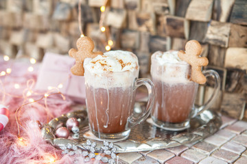 Heisse Schokolade mit Sahne