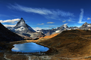 Mt Matterhorn weerspiegeld in Riffelsee Lake Zermatt kanton Wallis, Zwitserland