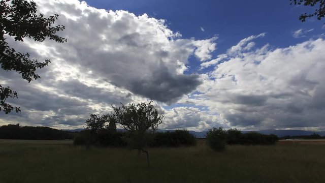 Time-Lapses des nuages &agrave; Sionnet, Suisse