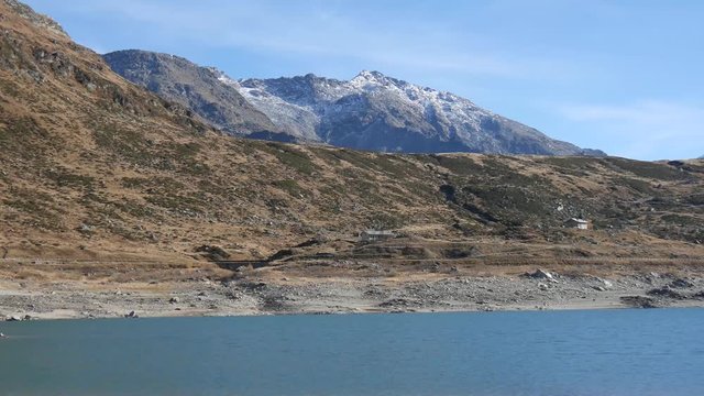 Lago di Monte Spluga sulle Alpi Italiane in Lombardia