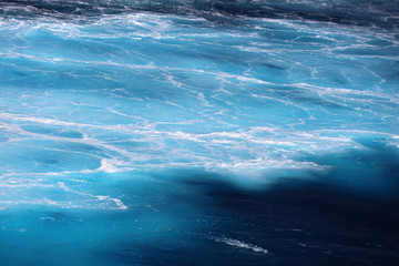 Fototapeta premium Meer Ozean Meerwasser mit verschiedenen Wasserfarben