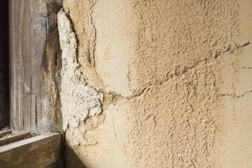古い民家の土壁