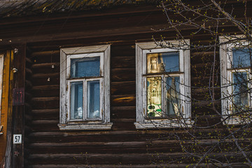 Fototapeta na wymiar Old wooden house on a summer day