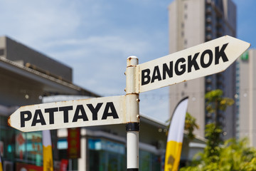 Fototapeta premium Signpost to Pattaya and Bangkok in Thailand