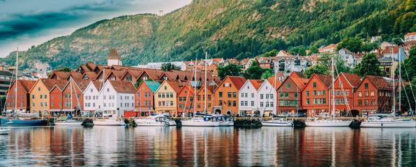 Bergen, Norway. View Of Historical Buildings Houses In Bryggen - - obrazy, fototapety, plakaty