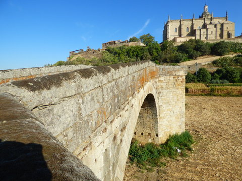 Coria. Ciudad y municipio  de Cáceres, situada en la comunidad autónoma de Extremadura (España)