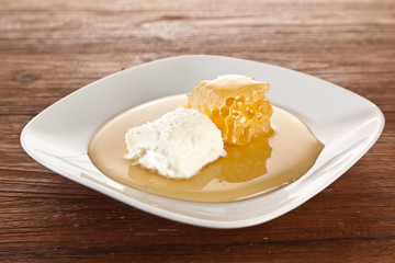 kahvaktı tost su&ccedil;uklu yumurta