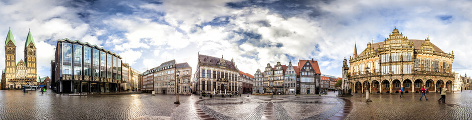Skyline of Bremen main market square in the centre of the Hanseatic City, Germany. 360 degree panoramic montage from 37 images - obrazy, fototapety, plakaty