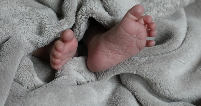 baby feet movement
