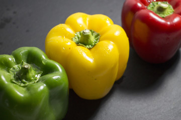 tre colorati peperoni