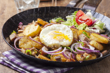 Tiroler Groestl mit einem Ei