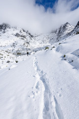Fototapeta na wymiar mountain tops in winter covered in snow