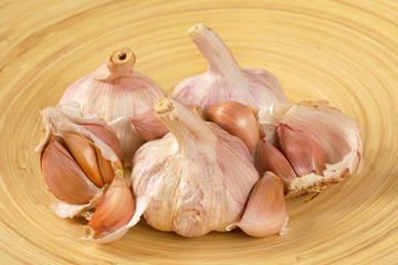 bulbs and cloves of garlic