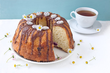 Napfkuchen mit Schoko- Glasur