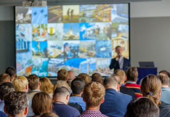 Fototapeta premium Audience listens to the lecturer at the conference hall
