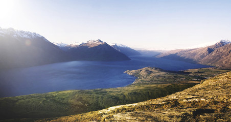 Fototapeta na wymiar Lake Wakitipu Mountain Range