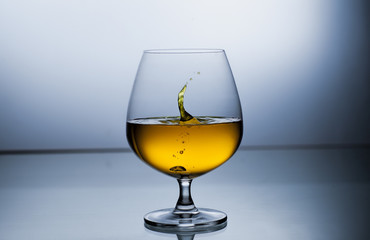 Beauty Wine glass with drops