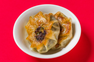 にら饅頭　Garlic Chive Steamed Buns with Shrimp