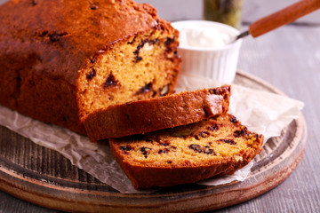 Chocolate chip and nuts pumpkin cake