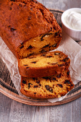 Chocolate chip and nuts pumpkin cake