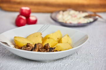 Potato with mushrooms